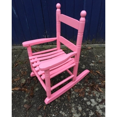 Roze schommelstoeltje voor kinderen